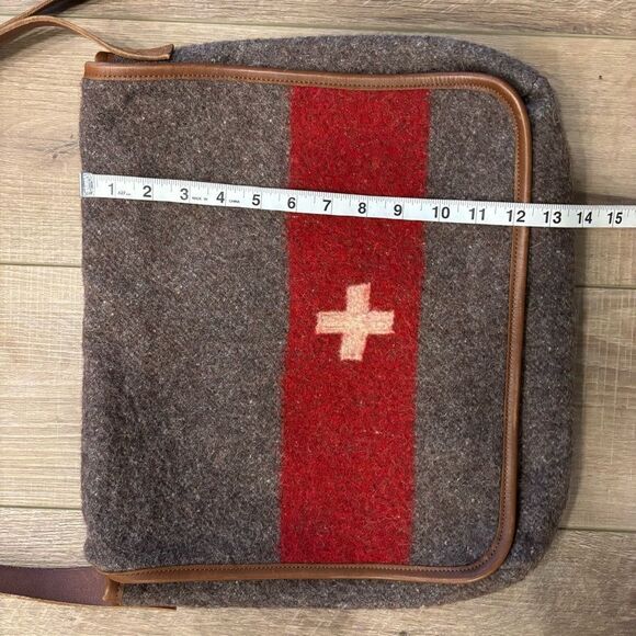 Karlen Swiss Wool Messenger Bag - Picture 9 of 9
